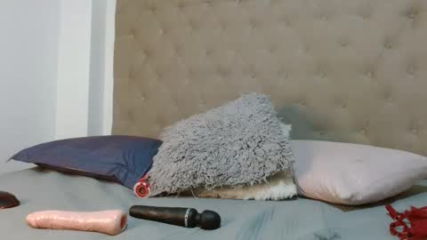 MAYA online show from November 15, 2025, 1:36 am