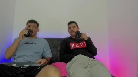 maykel_and_mike online show from October 19, 2025, 10:49 am