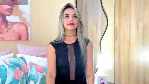Snapshot of maylinfox chatting on February 20, 2025, 2:02 pm MaylinFox online show from February 20, 2025, 2:02 pm