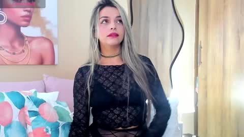 Snapshot of maylinfox chatting on February 24, 2025, 1:10 pm MaylinFox online show from February 24, 2025, 1:10 pm