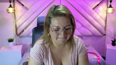 Mailyn online show from January 28, 2025, 1:50 am