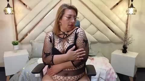 Mailyn online show from February 13, 2025, 11:58 pm