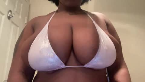 Snapshot of mayluvsu chatting on January 18, 2026, 6:55 pm mayluvsu online show from January 18, 2026, 6:55 pm