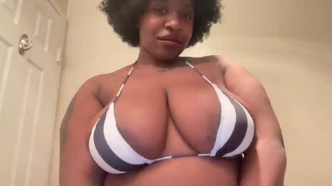 Snapshot of mayluvsu chatting on February 14, 2026, 4:20 am mayluvsu online show from February 14, 2026, 4:20 am