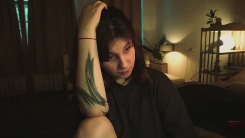 Snapshot of maymary_ chatting on December 16, 2024, 9:35 am Mary . online show from December 16, 2024, 9:35 am