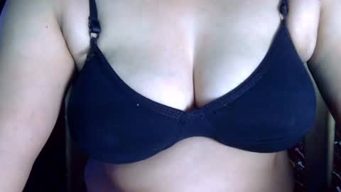 Mayra online show from October 5, 2025, 9:40 am