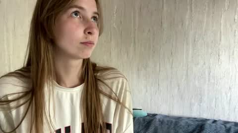 Snapshot of mayrabereznak chatting on July 20, 2026, 2:19 pm Merry online show from July 20, 2026, 2:19 pm