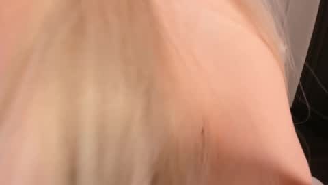 Snapshot of mayya_cuute chatting on December 19, 2025, 5:14 am Mila online show from December 19, 2025, 5:14 am