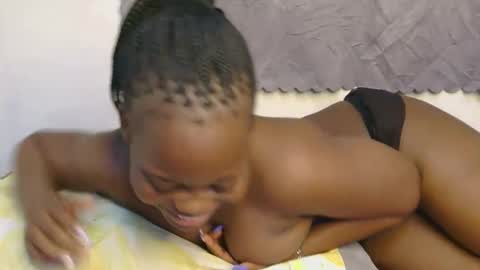 mazel_quincy online show from September 11, 2025, 7:47 pm