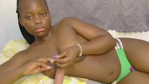 mazel_quincy online show from September 13, 2025, 8:36 am