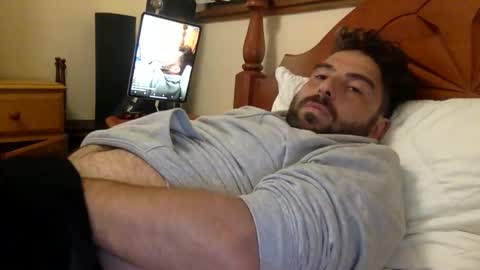 Snapshot of mazl0w chatting on December 14, 2025, 3:17 pm mazl0w online show from December 14, 2025, 3:17 pm