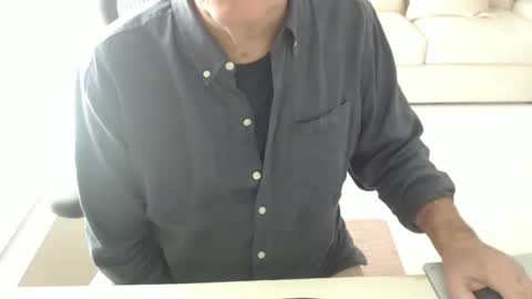 Snapshot of mbeastie chatting on December 16, 2025, 6:35 pm Beastie online show from December 16, 2025, 6:35 pm