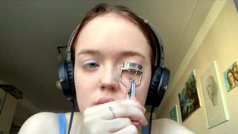 Hello Lisa here   Help me to make 50 thumbs up 333 online show from October 8, 2025, 8:12 am