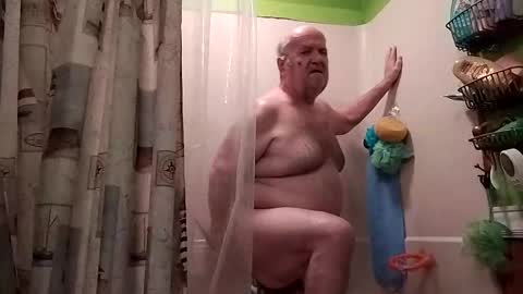 Snapshot of mcwire4 chatting on January 1, 2025, 12:43 am mcwire4 online show from January 1, 2025, 12:43 am