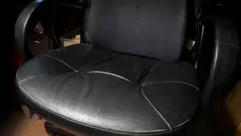 Snapshot of mcwire4 chatting on October 22, 2025, 1:33 pm mcwire4 online show from October 22, 2025, 1:33 pm