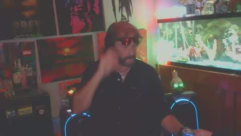 Snapshot of mdtpoker chatting on November 19, 2025, 12:21 am Poker online show from November 19, 2025, 12:21 am