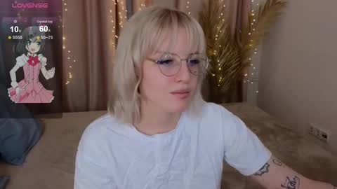 Snapshot of me1roze chatting on February 4, 2026, 5:52 pm Roze online show from February 4, 2026, 5:52 pm