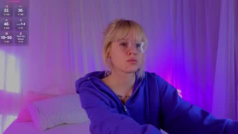 Snapshot of me1roze chatting on February 24, 2026, 8:12 am Roze online show from February 24, 2026, 8:12 am