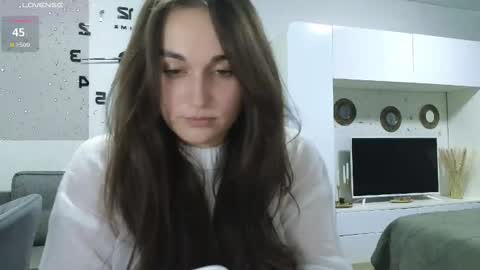 Melissa online show from December 16, 2024, 2:16 pm