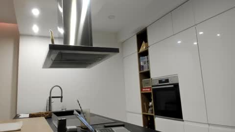 Snapshot of mealphamale chatting on January 1, 2025, 5:44 pm Alpha Male online show from January 1, 2025, 5:44 pm