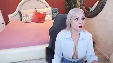 Snapshot of meamandax chatting on March 11, 2025, 8:09 am meamandax online show from March 11, 2025, 8:09 am