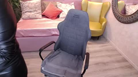 Snapshot of meamandax chatting on October 14, 2025, 7:09 am meamandax online show from October 14, 2025, 7:09 am