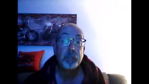 me at home online show from October 17, 2025, 9:56 am