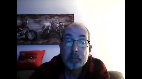 Snapshot of meathome3 chatting on April 5, 2026, 11:40 am me at home online show from April 5, 2026, 11:40 am