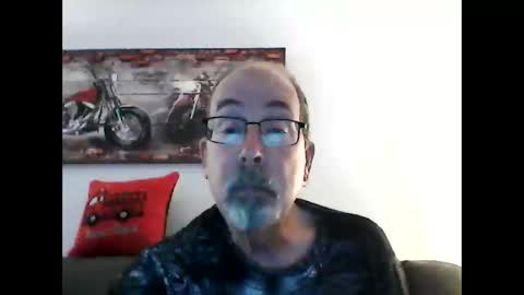Snapshot of meathome3 chatting on April 13, 2026, 12:16 am me at home online show from April 13, 2026, 12:16 am