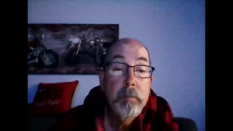 Snapshot of meathome3 chatting on May 9, 2026, 10:53 am me at home online show from May 9, 2026, 10:53 am