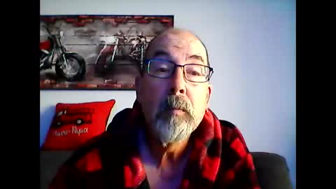 Snapshot of meathome3 chatting on May 16, 2026, 10:58 am me at home online show from May 16, 2026, 10:58 am