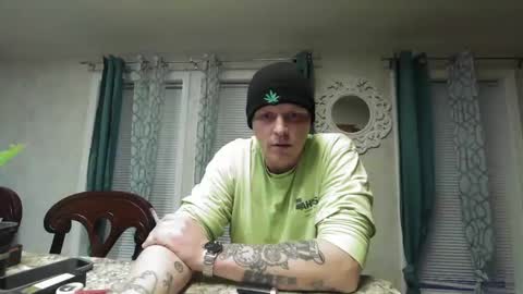 Snapshot of meatmallet2469 chatting on January 2, 2025, 11:16 pm Meatmallet online show from January 2, 2025, 11:16 pm