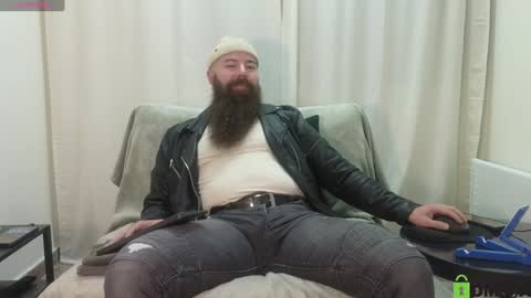 Snapshot of meaty_roll chatting on December 13, 2024, 3:27 am Meaty Roll online show from December 13, 2024, 3:27 am