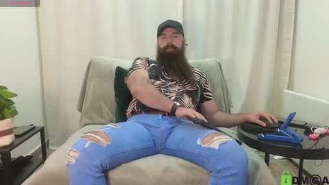 Snapshot of meaty_roll chatting on December 14, 2024, 6:35 am Meaty Roll online show from December 14, 2024, 6:35 am
