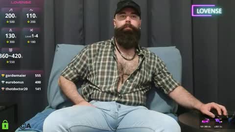 Snapshot of meaty_roll chatting on March 28, 2026, 11:32 am Meaty Roll online show from March 28, 2026, 11:32 am