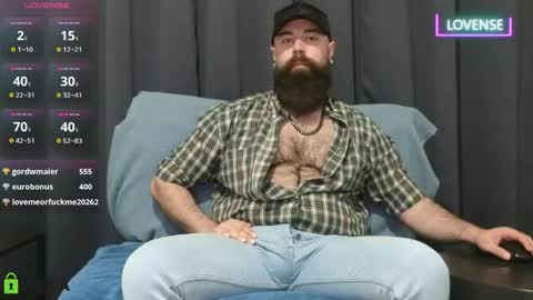 Snapshot of meaty_roll chatting on March 29, 2026, 10:43 pm Meaty Roll online show from March 29, 2026, 10:43 pm