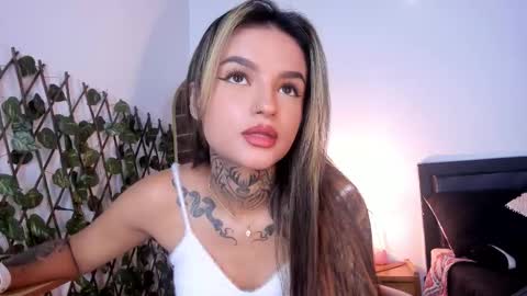 Snapshot of medussa13 chatting on October 6, 2025, 1:08 pm medussa13 online show from October 6, 2025, 1:08 pm