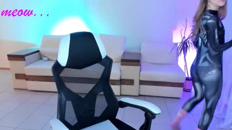 Snapshot of meeeeeow08 chatting on October 9, 2025, 2:09 am Sweet Meow nonude online show from October 9, 2025, 2:09 am