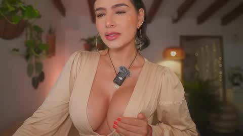 Snapshot of meegan1 chatting on November 14, 2025, 11:53 am Andrea online show from November 14, 2025, 11:53 am