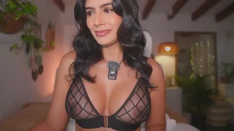 Snapshot of meegan1 chatting on November 27, 2025, 11:45 am Andrea online show from November 27, 2025, 11:45 am