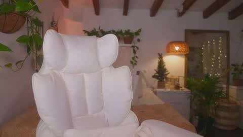 Snapshot of meegan1 chatting on December 17, 2025, 5:08 pm Andrea online show from December 17, 2025, 5:08 pm