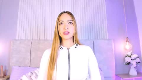 Snapshot of meeowlody chatting on February 17, 2026, 9:21 pm Emily online show from February 17, 2026, 9:21 pm