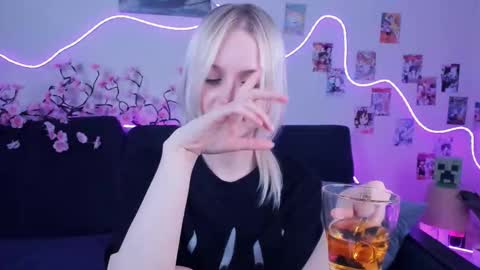 Snapshot of megan_chan chatting on January 17, 2026, 5:49 pm Megan and Anna online show from January 17, 2026, 5:49 pm