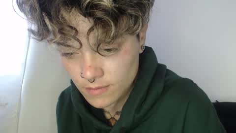 Megan and sophi online show from December 3, 2025, 9:46 pm