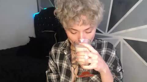 Megan and sophi online show from December 21, 2025, 8:49 pm