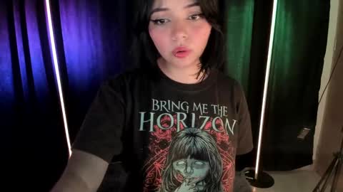 Snapshot of megan_evaans chatting on December 6, 2024, 8:40 pm welcome guys   please  help me to reach 100 hands up Thanks  online show from December 6, 2024, 8:40 pm
