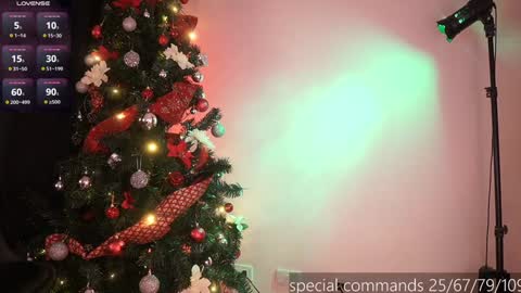 Snapshot of megan_evaans chatting on December 11, 2024, 10:16 pm welcome guys   please  help me to reach 100 hands up Thanks  online show from December 11, 2024, 10:16 pm