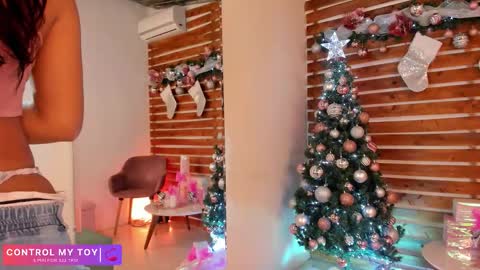 megan_raiin online show from December 14, 2025, 8:20 am
