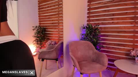 Snapshot of megan_raiin chatting on March 19, 2026, 8:40 am megan_raiin online show from March 19, 2026, 8:40 am