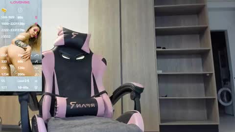 Megan online show from October 13, 2025, 6:02 am